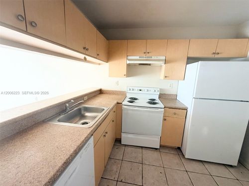 c-960 Lake Victoria Dr, West Palm Beach, FL, 33411 | Card Image