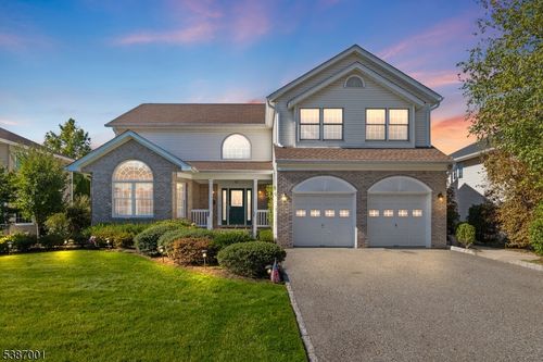 43 Churchill Dr, Clifton, NJ, 07013-3830 | Card Image