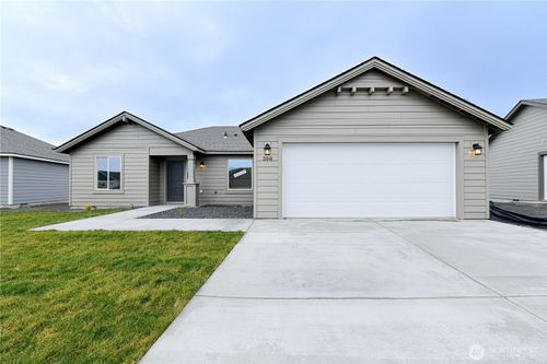 308 N Sandy Loop, Moses Lake, WA, 98837-8654 | Card Image
