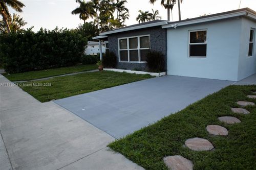 121 Ne 1st Ct, Dania Beach, FL, 33004-2816 | Card Image