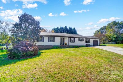 513 Oregon Way, House other with 3 bedrooms, 3 bathrooms and null parking in Gastonia NC | Image 1