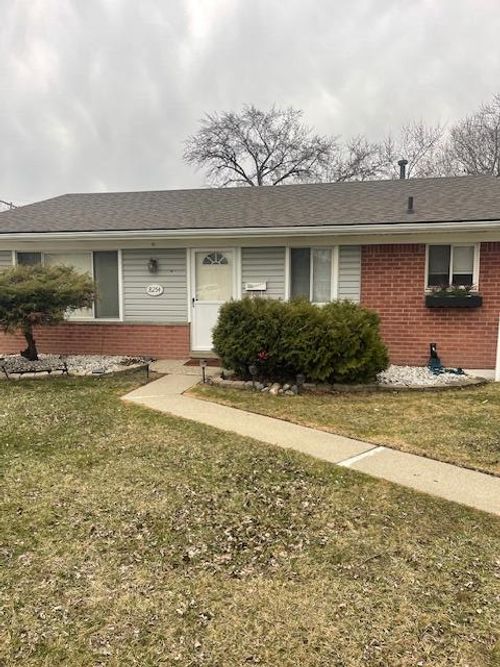 8254 Milburn St, Westland, MI, 48185-1768 | Card Image