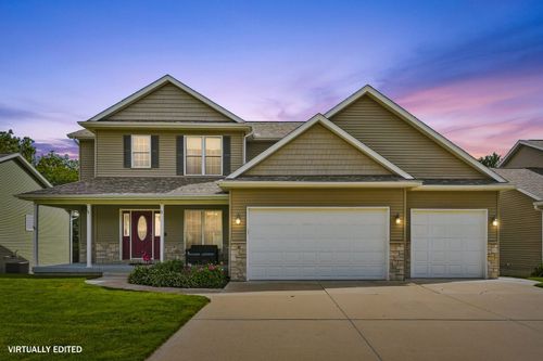 8 Buffalo Ct, Le Claire, IA, 52753-9007 | Card Image