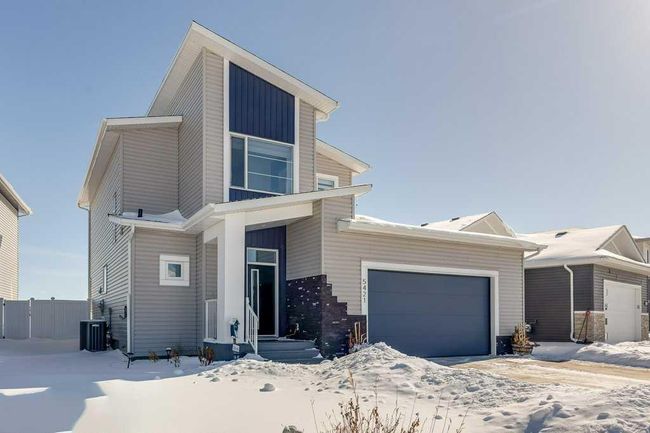 5421 Vista Trail, Home with 3 bedrooms, 2 bathrooms and 2 parking in Blackfalds AB | Image 2