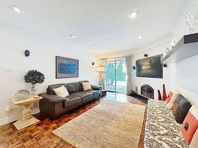 17 Colvin Cres, House other with 5 bedrooms, 4 bathrooms and 3 parking in Thornhill ON | Image 17