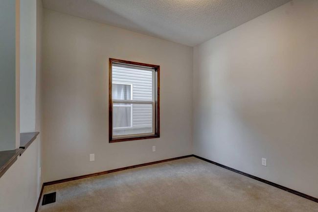 71 Chapman Green Se, House other with 5 bedrooms, 4 bathrooms and 4 parking in Calgary AB | Image 7