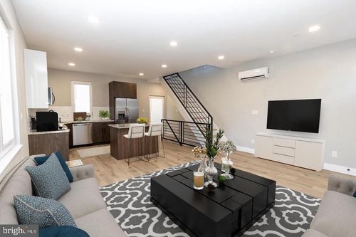 2417 N Hancock St, PHILADELPHIA, PA, 19133-3802 | Card Image