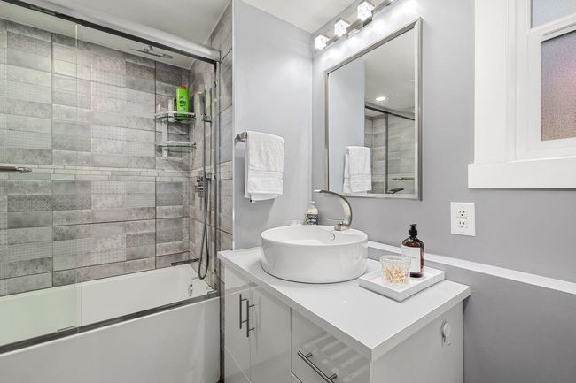 912 Seacrest Crt, House other with 6 bedrooms, 3 bathrooms and 3 parking in Port Moody BC | Image 26