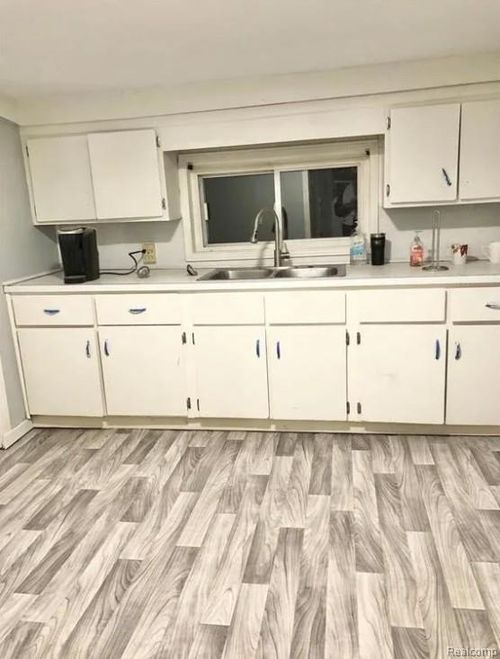 4127 Coggins Ave, Flint, MI, 48506-1915 | Card Image