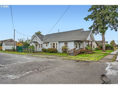 301 Berkley Ave, House other with 2 bedrooms, 1 bathrooms and 1 parking in Molalla OR | Image 1