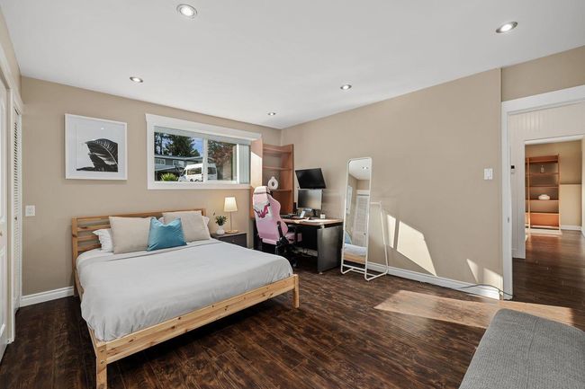912 Seacrest Crt, House other with 6 bedrooms, 3 bathrooms and 3 parking in Port Moody BC | Image 20