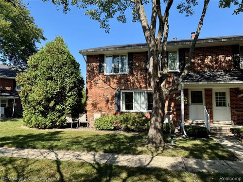 42246 Toddmark Ln, Clinton Township, MI, 48038-6823 | Card Image