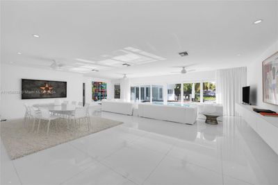 1261 S Alhambra Cir, House other with 6 bedrooms, 6 bathrooms and null parking in Coral Gables FL | Image 2