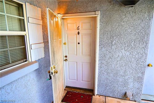 b6-3823 S Maryland Parkway, Las Vegas, NV, 89119 | Card Image