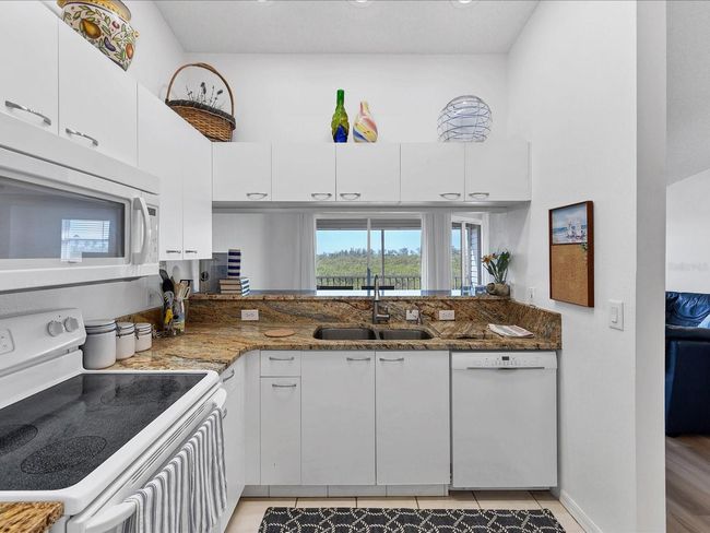 Kitchen | Image 15