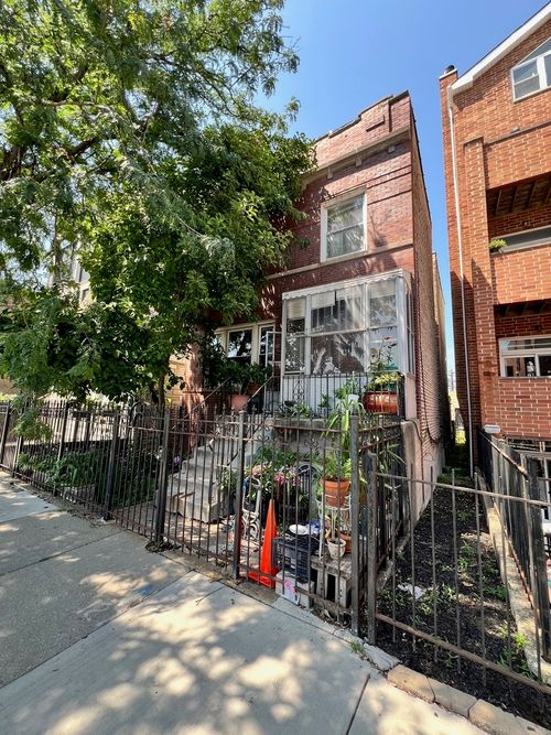 1946 W Armitage Ave, Chicago, IL, 60622-1024 | Card Image