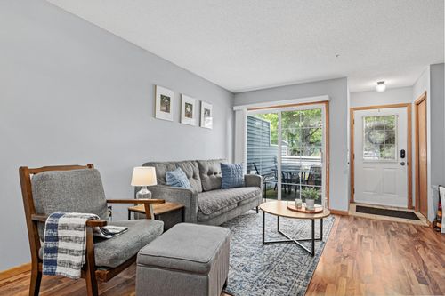 483 Mission Hills Way E, Chanhassen, MN, 55317-7707 | Card Image
