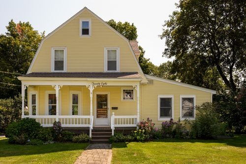 28 Holt Rd, Holden, MA, 01520-1244 | Card Image