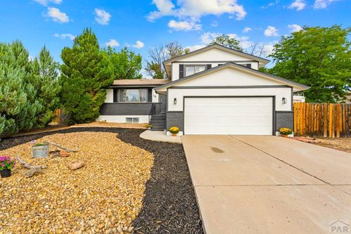 16 Bellflower Ct, Pueblo, CO, 81001-1101 | Card Image