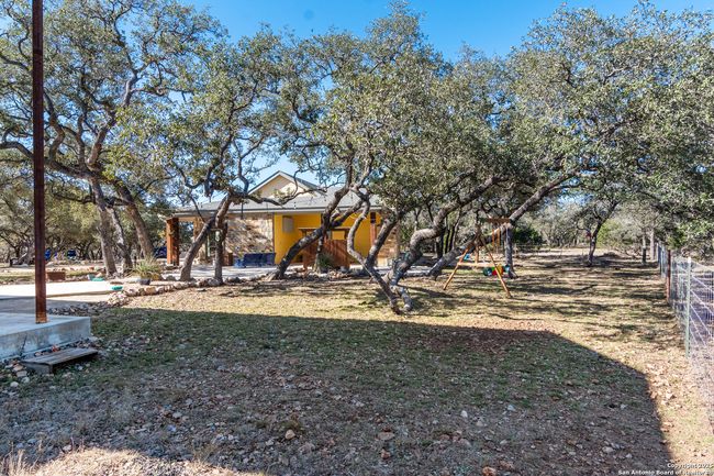 381 Camino Primero, House other with 3 bedrooms, 2 bathrooms and null parking in Leakey TX | Image 40