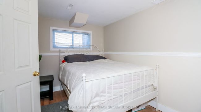 51 Christie Cres, House other with 4 bedrooms, 2 bathrooms and 4 parking in Barrie ON | Image 36