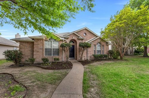 9817 Belfort Dr, Frisco, TX, 75035-5261 | Card Image