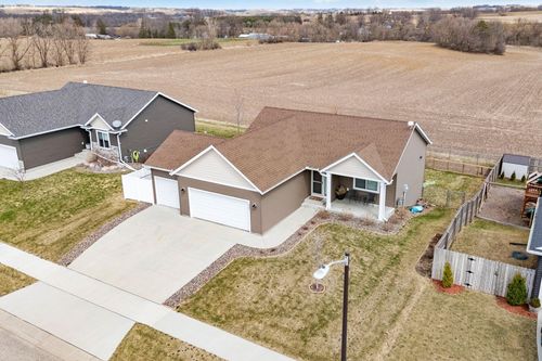 907 7th Ave, Wanamingo, MN, 55983-3414 | Card Image