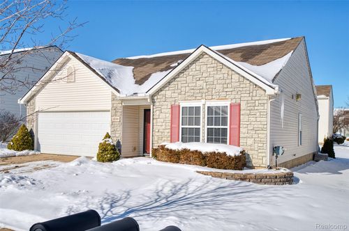 8580 Fox River Dr, Fowlerville, MI, 48836-8306 | Card Image