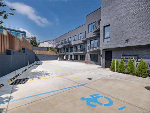 unit-1c-2131 Shore Blvd, Astoria, NY, 11105-3804 | Card Image