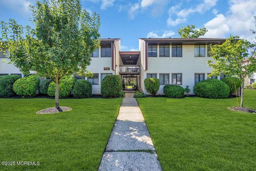 4 Avon Dr, East Windsor, NJ, 08520 | Card Image