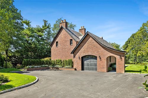 38 Country Club Dr, Port Washington, NY, 11050-4507 | Card Image