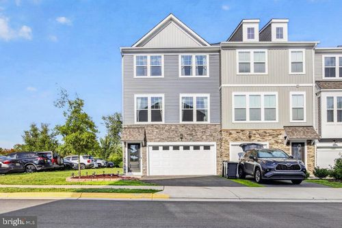 10537 Waterbury Woods Way, MANASSAS, VA, 20112-2460 | Card Image
