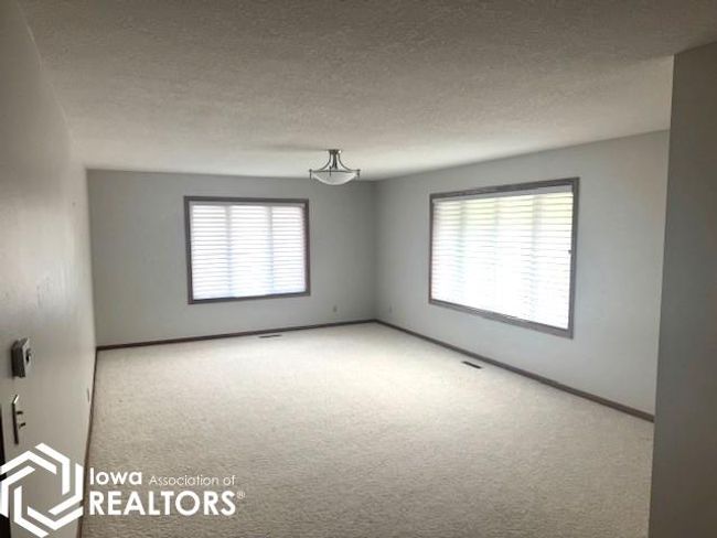APT-5 - 215 E Mcgregor St, Condo with 2 bedrooms, 2 bathrooms and null parking in Algona IA | Image 4