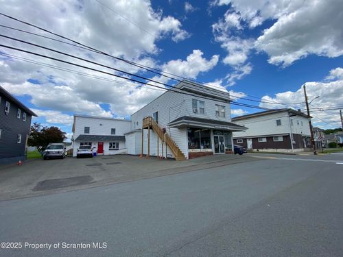 717 Center St, Throop, PA, 18512-1122 | Card Image