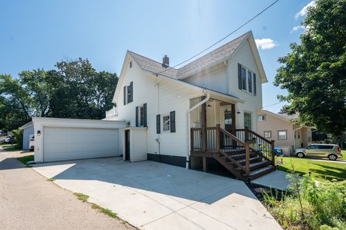 419 Saxby Ave, Freeport, IL, 61032-4734 | Card Image