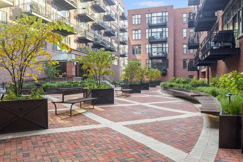 apt-502-333 W Hubbard St, Chicago, IL, 60654-4969 | Card Image