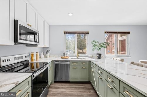 1431 Greenmont Ct, RESTON, VA, 20190-4045 | Card Image