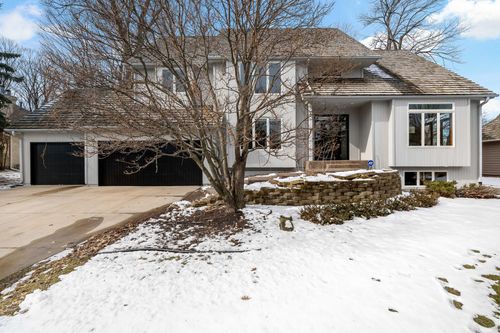 7993 Ranchview Ln N, Maple Grove, MN, 55311-2106 | Card Image