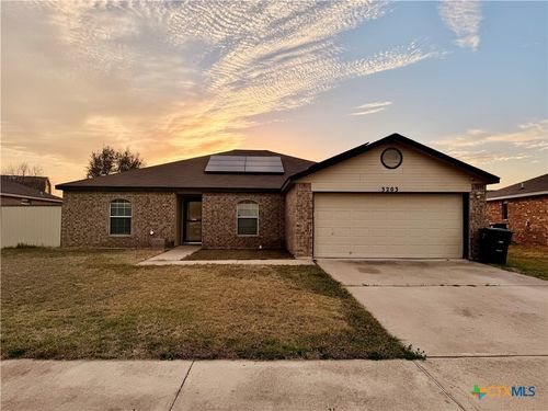 3203 Viewcrest Dr, Killeen, TX, 76549-4317 | Card Image
