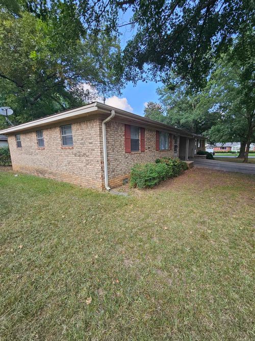 300 Hayes St, Jacksonville, AR, 72076-3222 | Card Image