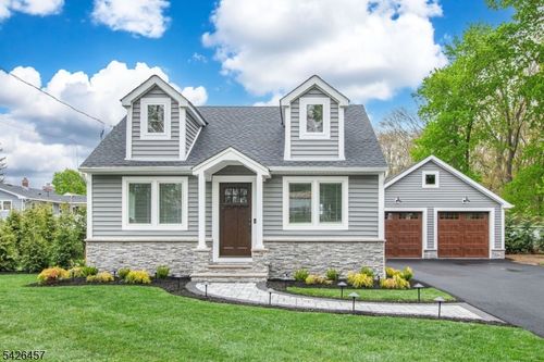 40 Bent St, Roxbury Twp, NJ, 07836-4414 | Card Image