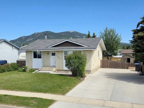 11349 Leonard Street, Grande Cache, AB, T0E0Y0 | Card Image