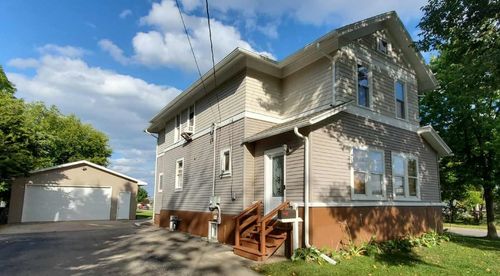 423 Fargo Street, LAKE MILLS, WI, 53551 | Card Image
