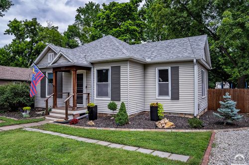 1832 New Hampshire St, Lawrence, KS, 66044-4266 | Card Image