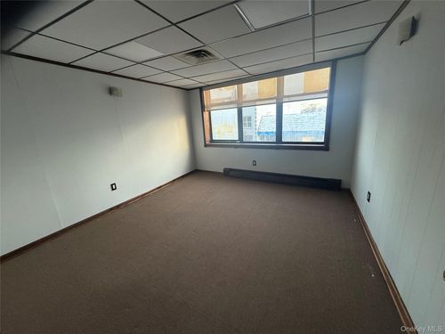 8 Merrick Rd, Freeport, NY, 11520-3825 | Card Image