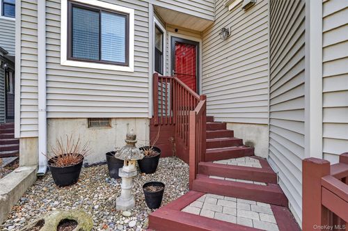 155 Club Ct, Ossining, NY, 10562-7002 | Card Image