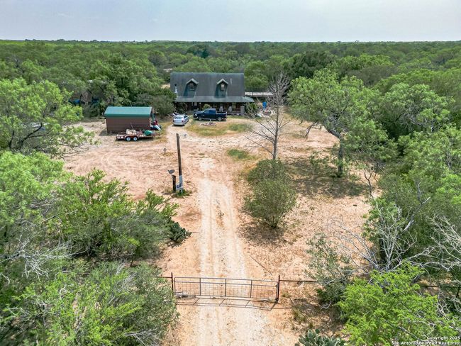 120 Dickerson Rd, House other with 3 bedrooms, 2 bathrooms and null parking in Bigfoot TX | Image 45