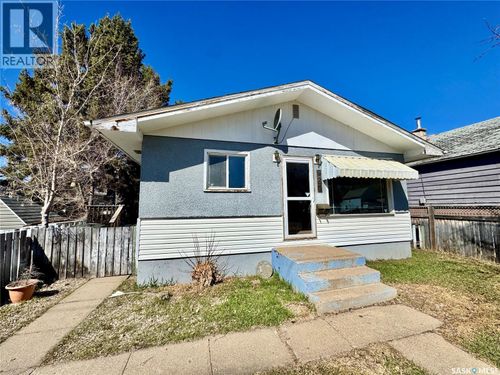 624 7th St E, Prince Albert, SK, S6V0S8 | Card Image