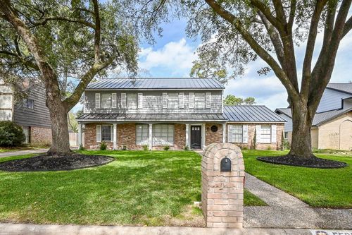 5506 Pebble Springs Dr, Houston, TX, 77066-2426 | Card Image