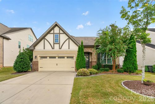 17511 Austins Creek Dr, Charlotte, NC, 28278-6016 | Card Image